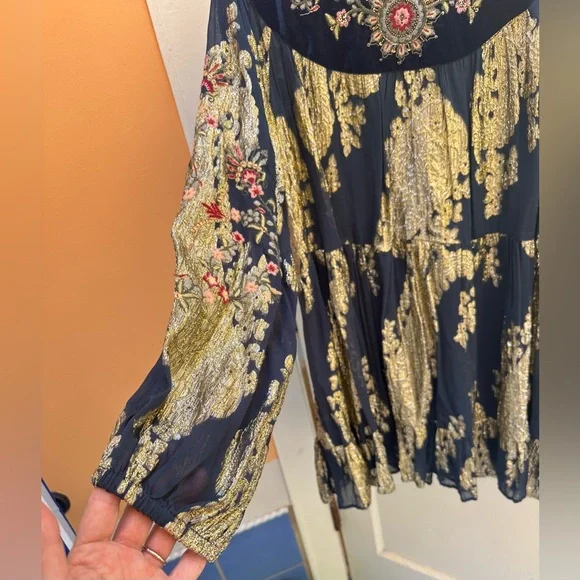ANTHROPOLOGIE OPERA Brocade Blouse/Tunic Gold Lamé Blue Velvet (meow) Boho Grace - Picture 2 of 6